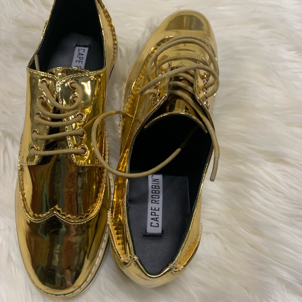 Cape Robbin Gold. Brand new in original box.